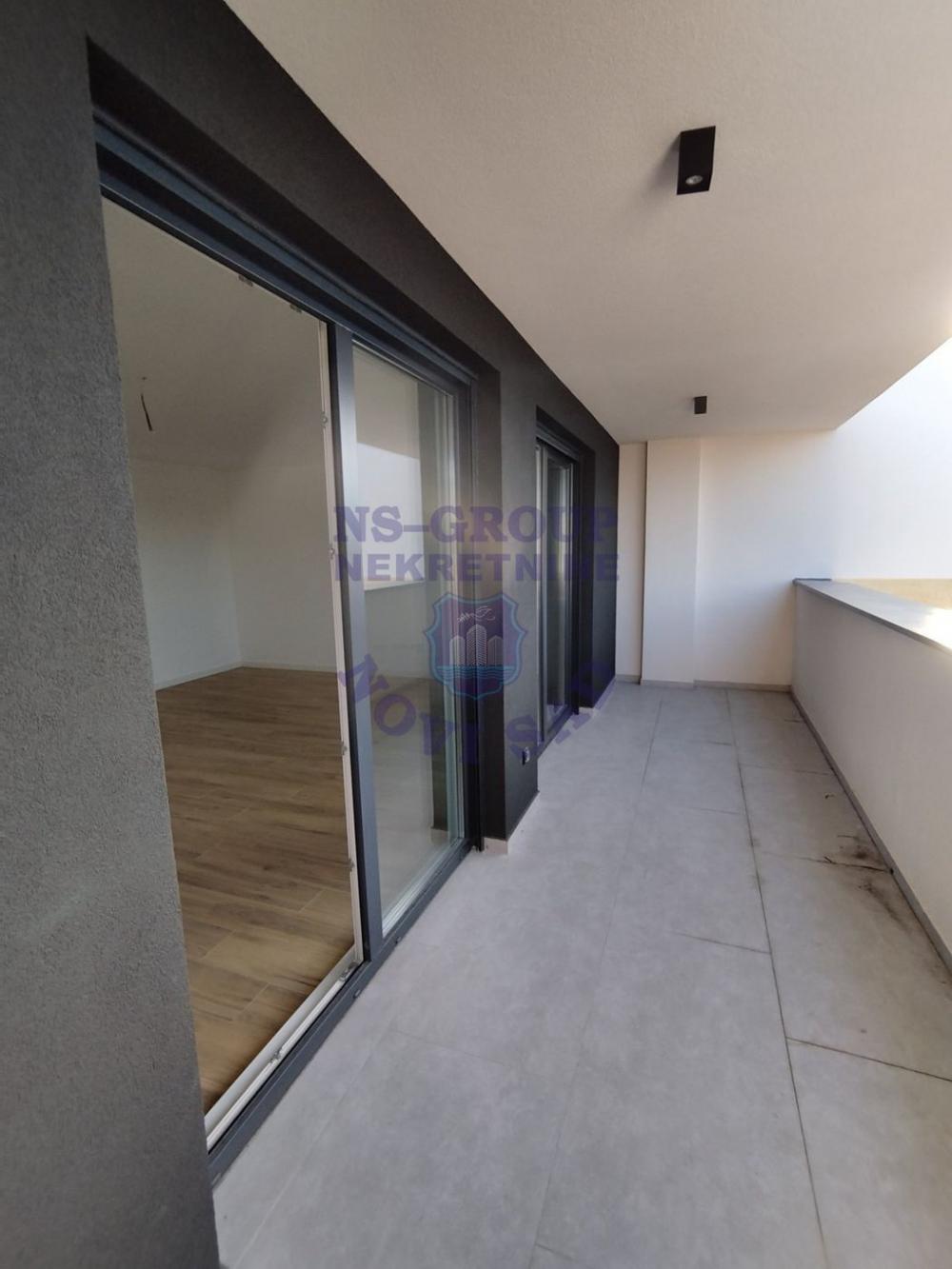 Slika 10 - Četvorosoban, 257820m2, Telep Novi Sad, sa terasom