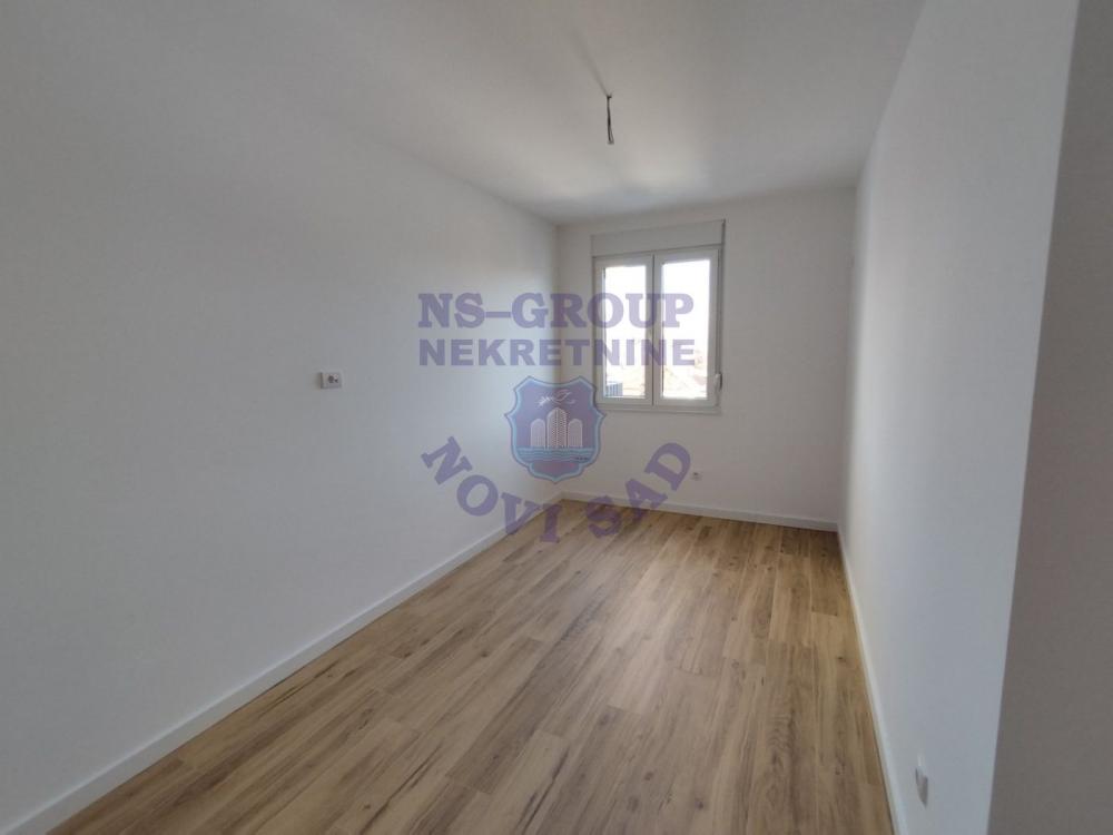 Slika 4 - Četvorosoban, 257820m2, Telep Novi Sad, sa terasom