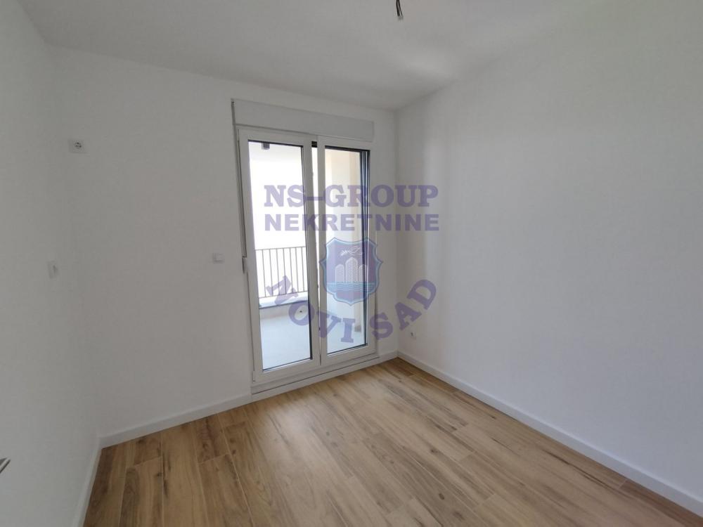 Slika 5 - Četvorosoban, 257820m2, Telep Novi Sad, sa terasom