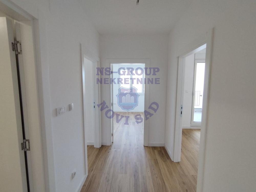 Slika 9 - Četvorosoban, 257820m2, Telep Novi Sad, sa terasom