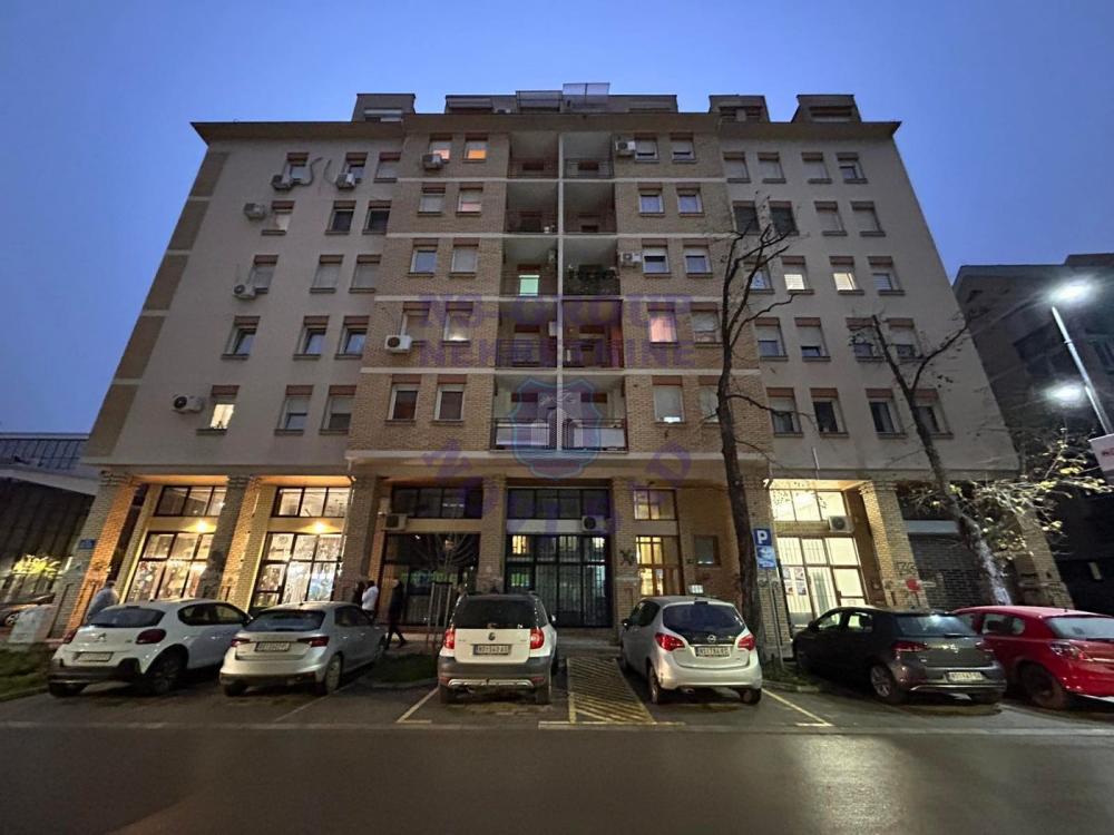 Slika 7 - Jednosoban, 41m2, Podbara Novi Sad, sa terasom, ima lift