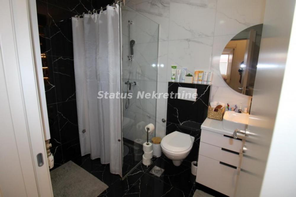 Slika 8 - Petrovaradin-Nov,Odličan Trosonab stan-sa svojim Parkink Mestom