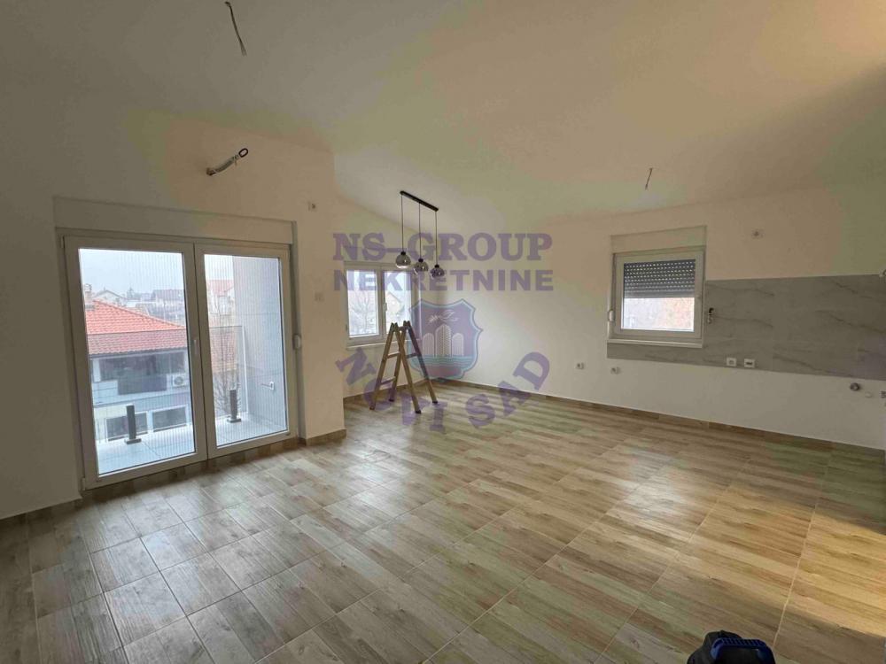 Slika 1 - Trosoban, 71m2, Klisa Novi Sad, sa terasom