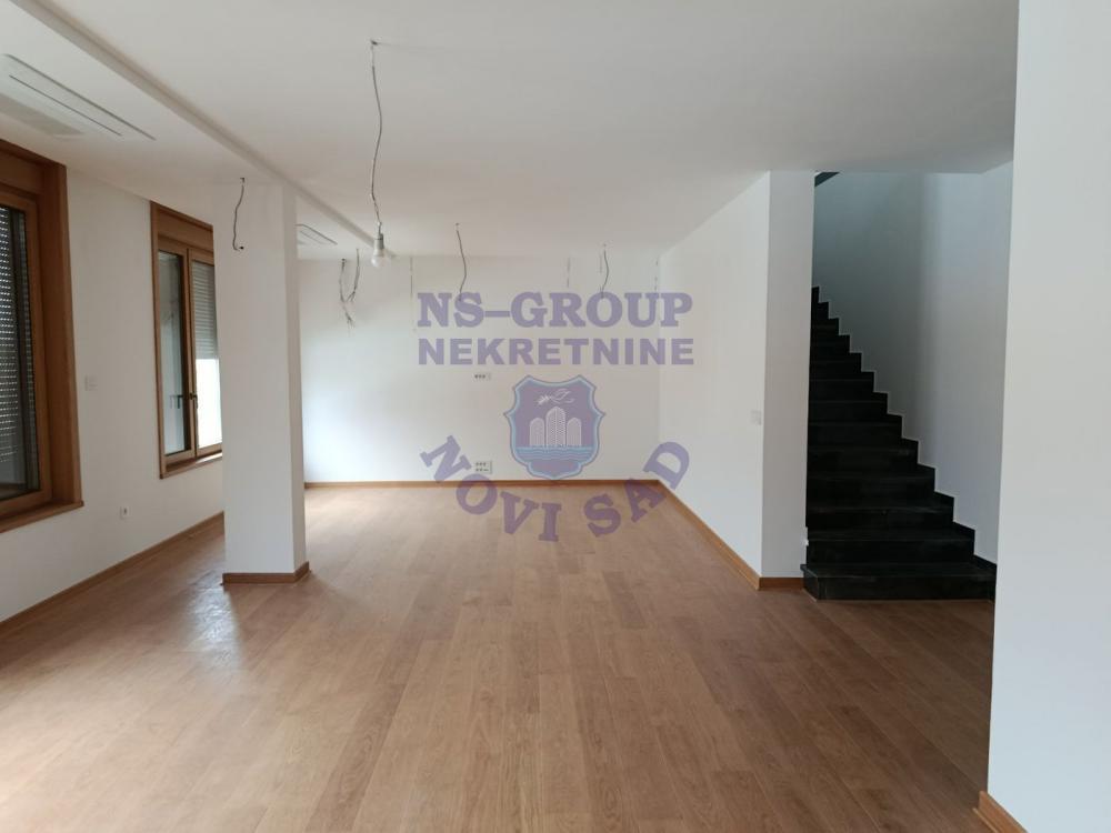 Slika 1 - Petosoban penthouse na Podbari!