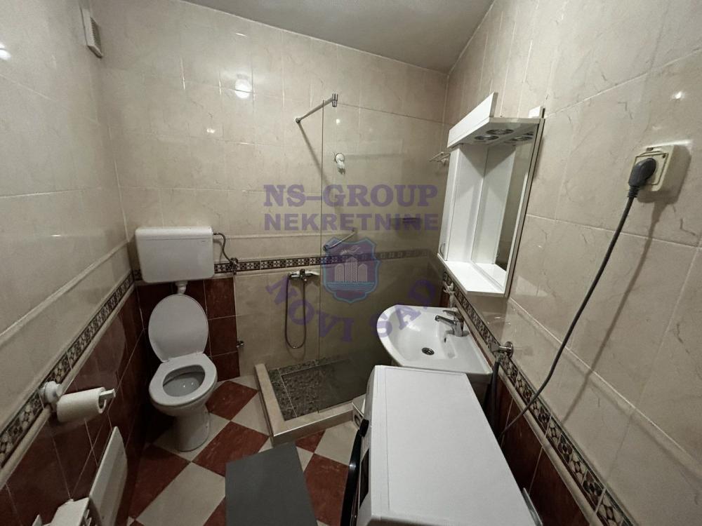 Slika 6 - Dvoiposoban, 48m2, Bulevar Evrope Novi Sad, sa terasom, ima lift