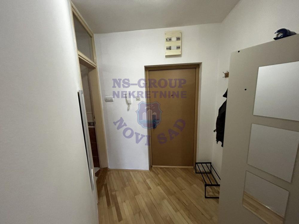 Slika 5 - Dvoiposoban, 48m2, Bulevar Evrope Novi Sad, sa terasom, ima lift