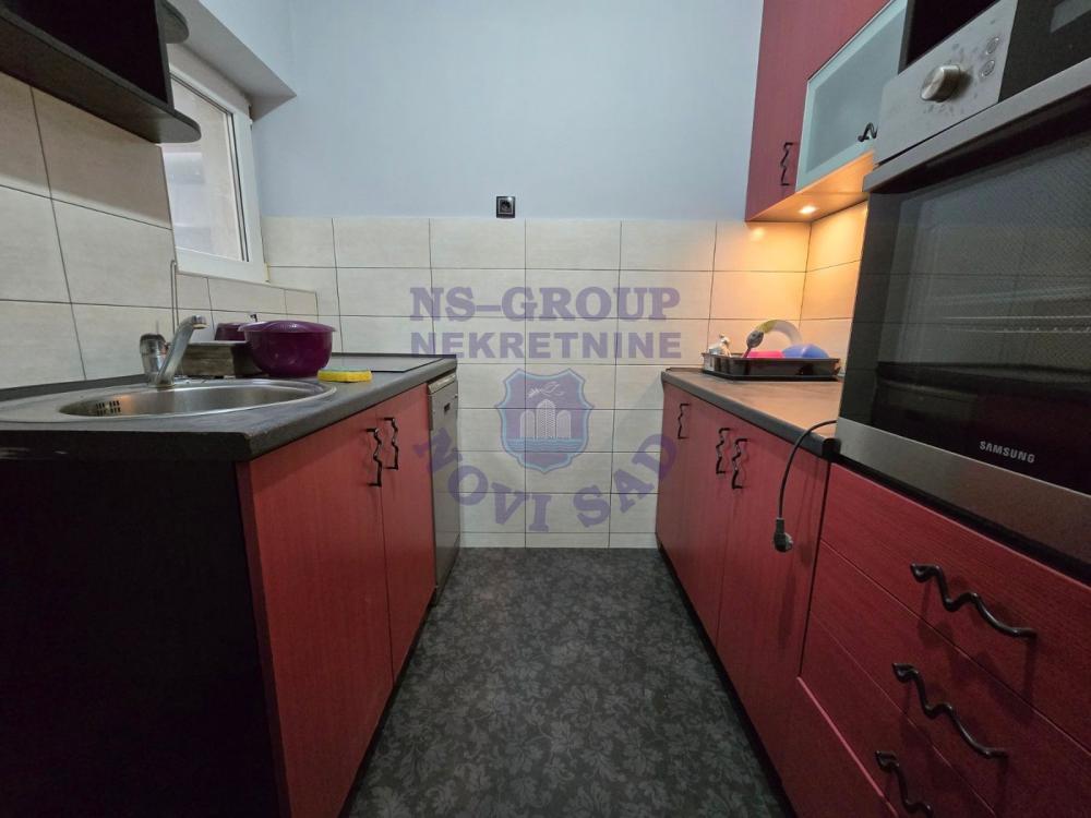 Slika 4 - Dvosoban, 46m2, Grbavica Novi Sad, sa terasom, ima lift