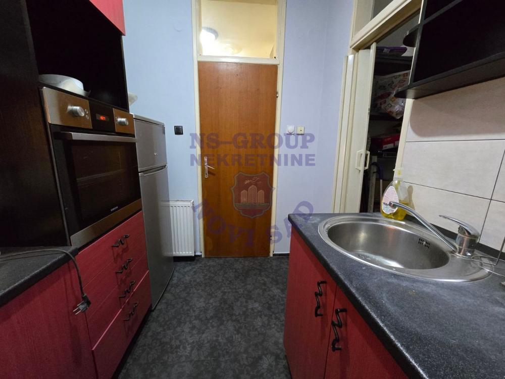 Slika 5 - Dvosoban, 46m2, Grbavica Novi Sad, sa terasom, ima lift