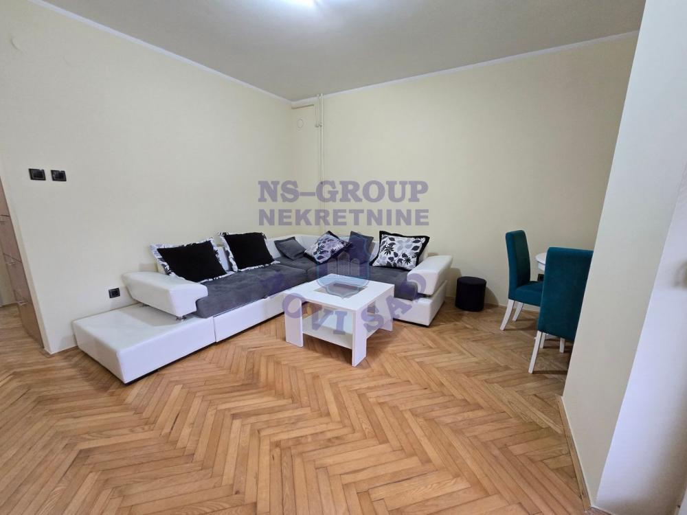 Glavna slika -Dvosoban, 46m2, Grbavica Novi Sad, sa terasom, ima lift