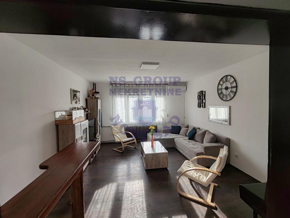 Slika 1 - Trosoban, 74m2, Nova Detelinara Novi Sad, sa terasom