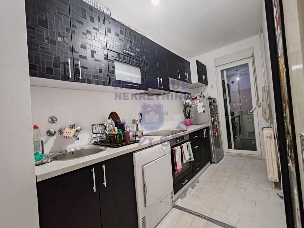 Slika 2 - Trosoban, 74m2, Nova Detelinara Novi Sad, sa terasom