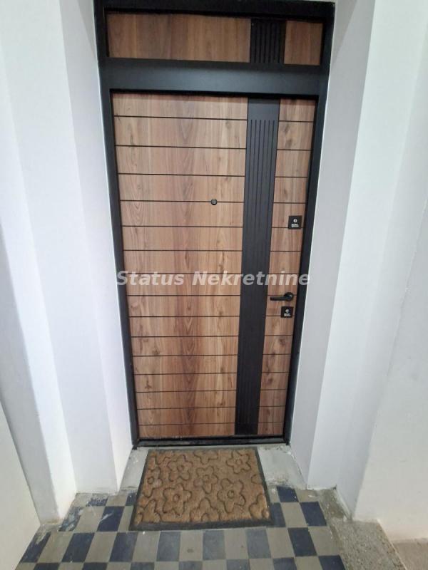 Slika 9 - Novi Sad-Stari grad-extra salonac 065/3858-888