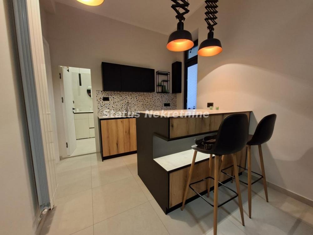 Slika 4 - Novi Sad-Stari grad-extra salonac 065/3858-888