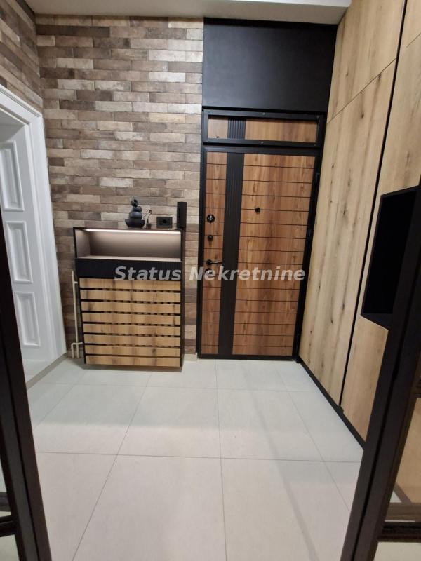 Slika 5 - Novi Sad-Stari grad-extra salonac 065/3858-888