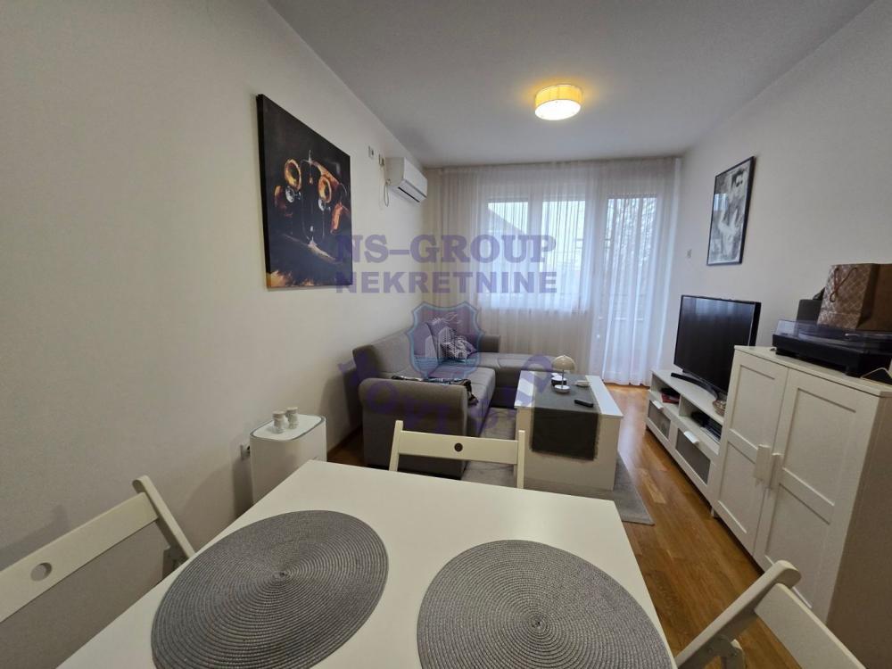 Slika 0 - Prodaja stana, 43m2, Bulevar patrijarha Pavla (Somborski bulevar) Novi Sad, sa terasom