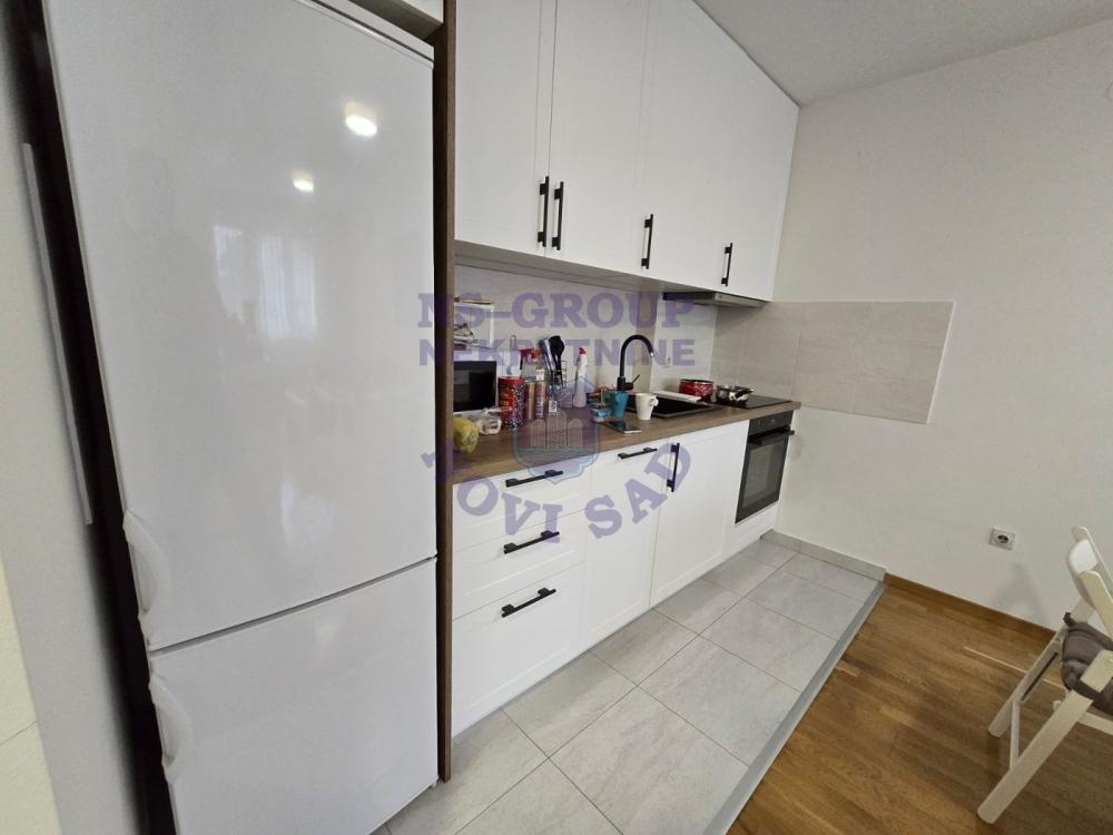 Slika 1 - Prodaja stana, 43m2, Bulevar patrijarha Pavla (Somborski bulevar) Novi Sad, sa terasom