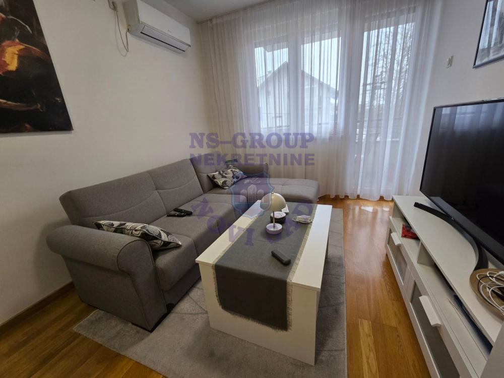 Slika 3 - Prodaja stana, 43m2, Bulevar patrijarha Pavla (Somborski bulevar) Novi Sad, sa terasom