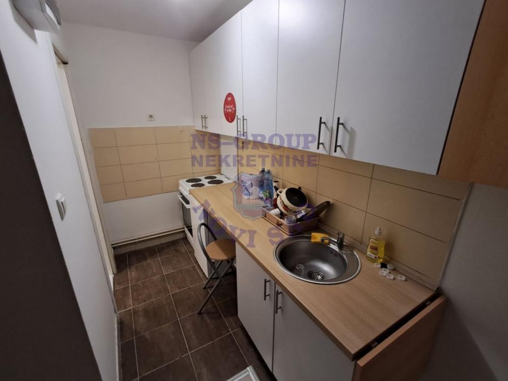 Slika 2 - Jednosoban, 15m2, Bulevar Evrope Novi Sad, sa terasom