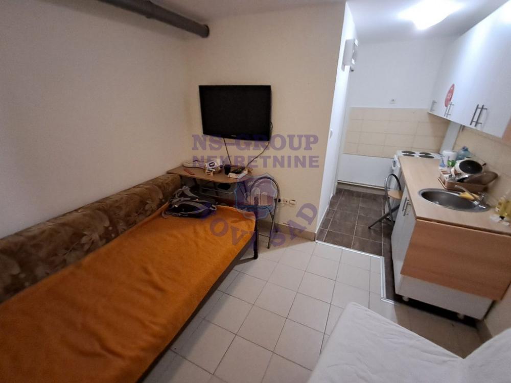 Glavna slika -Jednosoban, 15m2, Bulevar Evrope Novi Sad, sa terasom