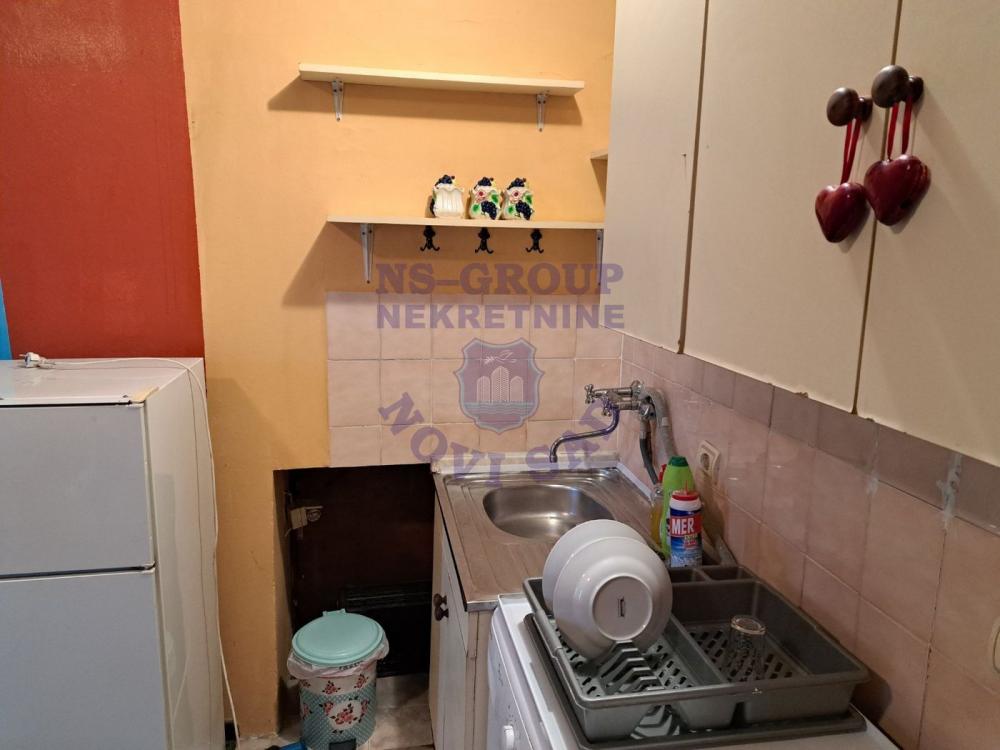 Slika 3 - Prodaja stana, 18m2, Avijatičarsko naselje Novi Sad, ima lift