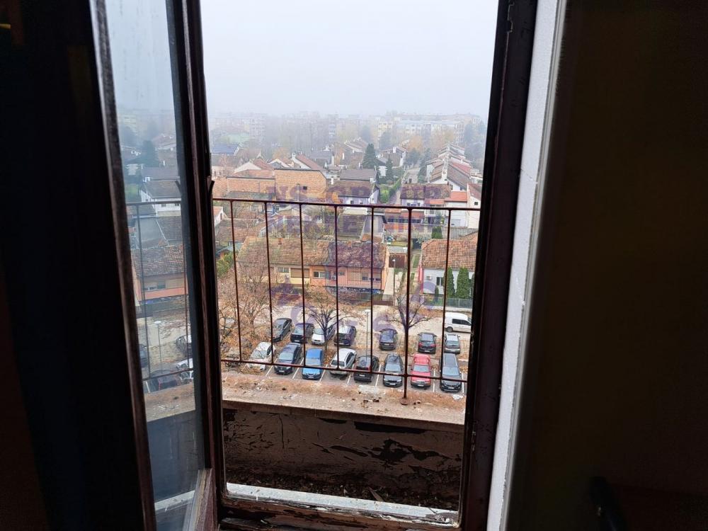 Slika 4 - Prodaja stana, 18m2, Avijatičarsko naselje Novi Sad, ima lift