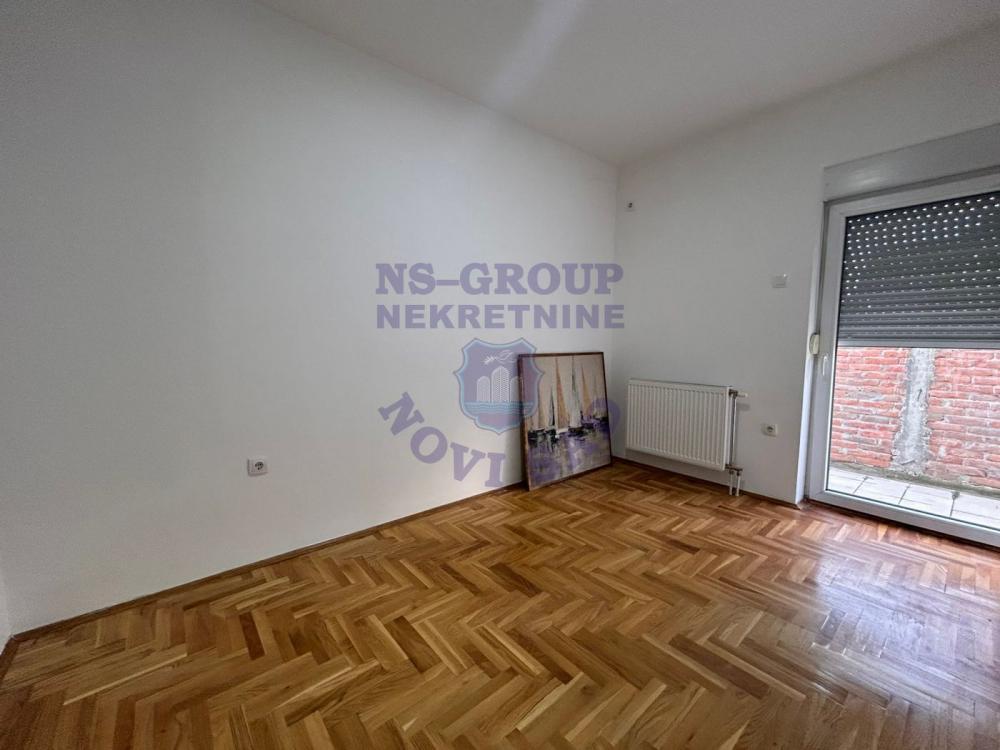 Slika 4 - Odličan dvoiposoban stan na Adicama!