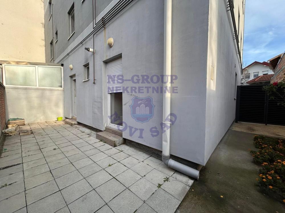 Slika 8 - Odličan dvoiposoban stan na Adicama!