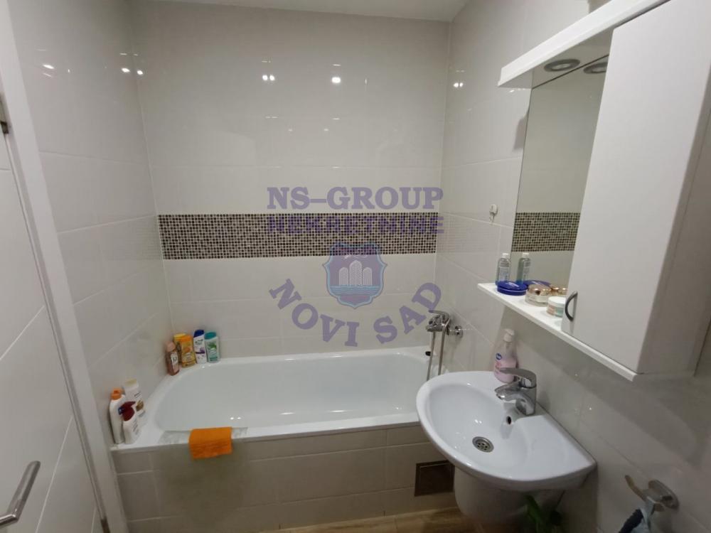 Slika 8 - Jednoiposoban, 36m2, Bulevar oslobođenja Novi Sad, sa terasom, ima lift