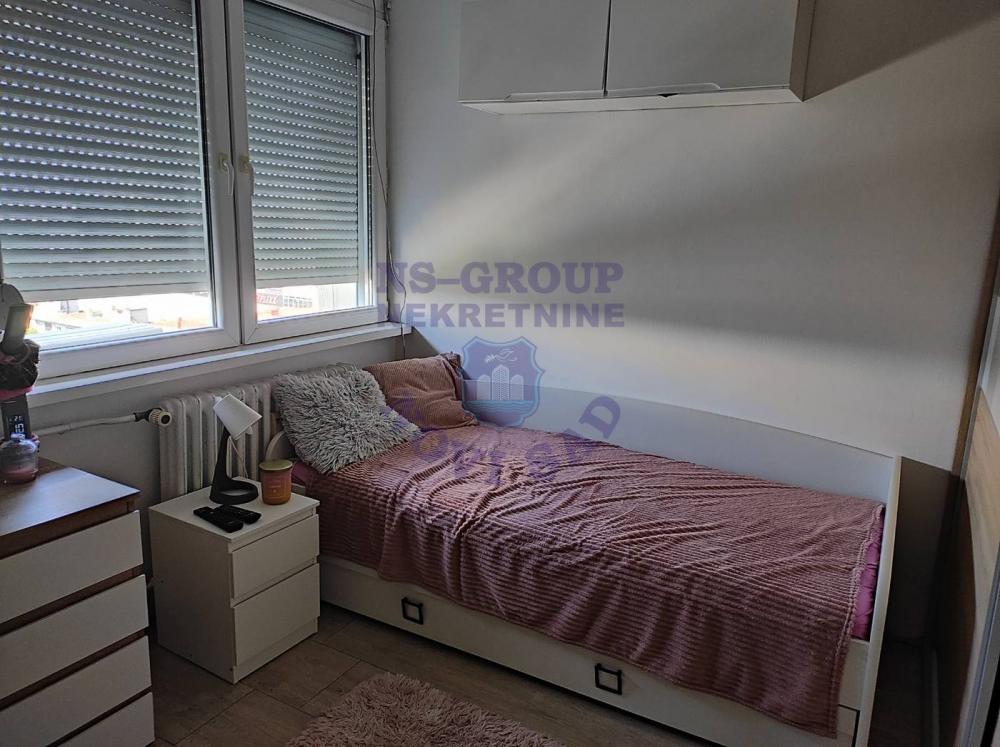 Slika 3 - Izuzetan, renoviran stan na Limanu 2!