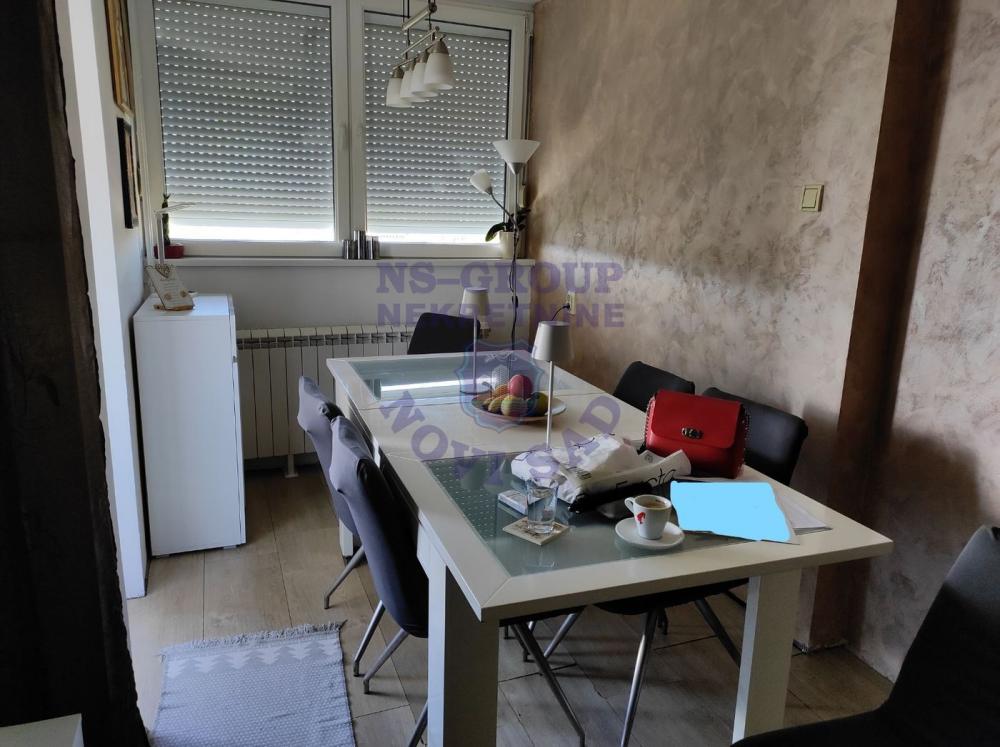 Slika 2 - Izuzetan, renoviran stan na Limanu 2!