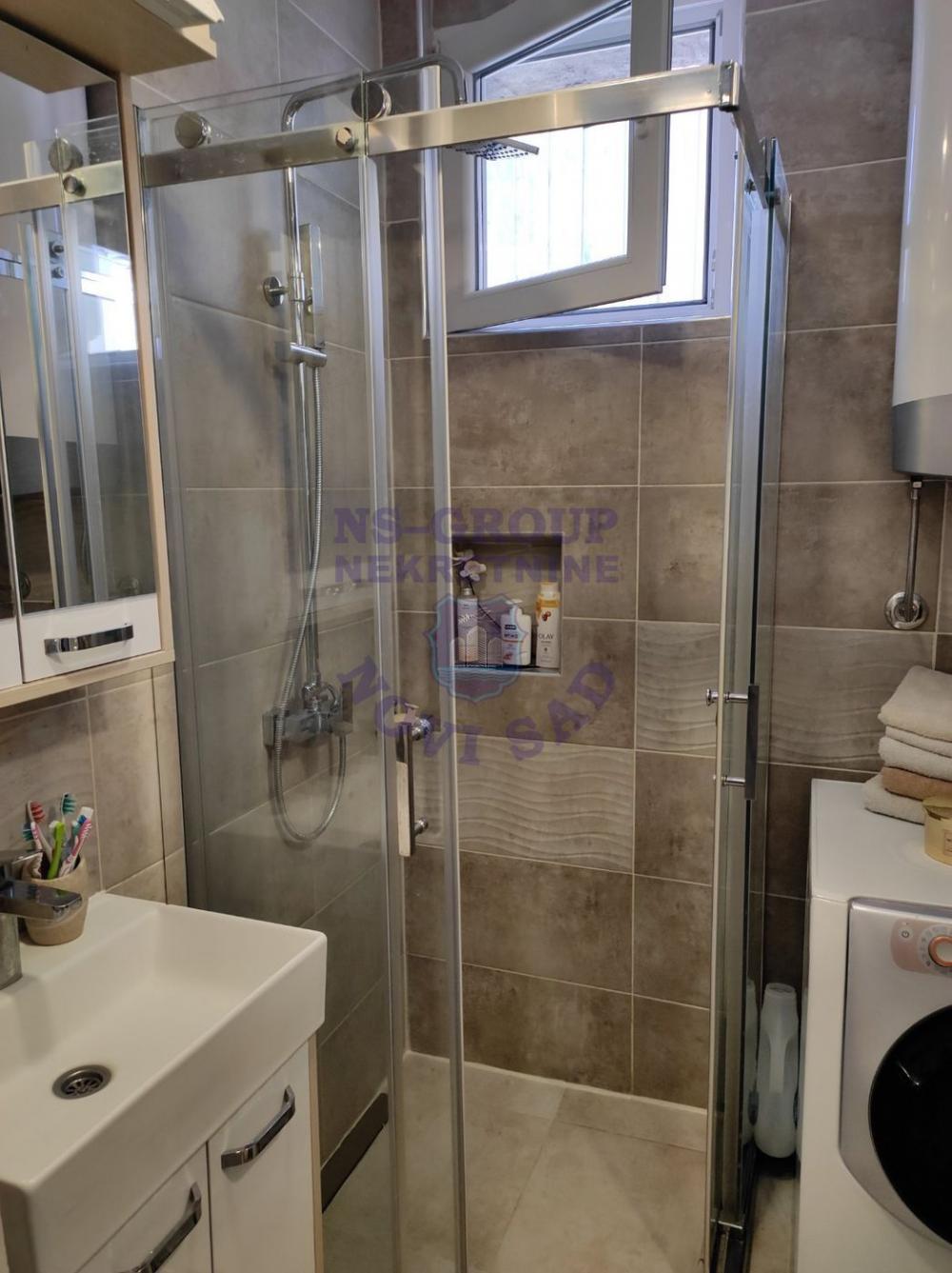 Slika 8 - Izuzetan, renoviran stan na Limanu 2!