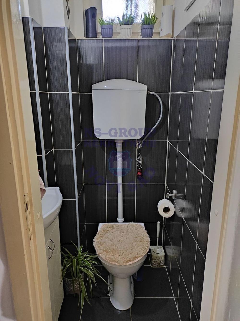 Slika 9 - Izuzetan, renoviran stan na Limanu 2!