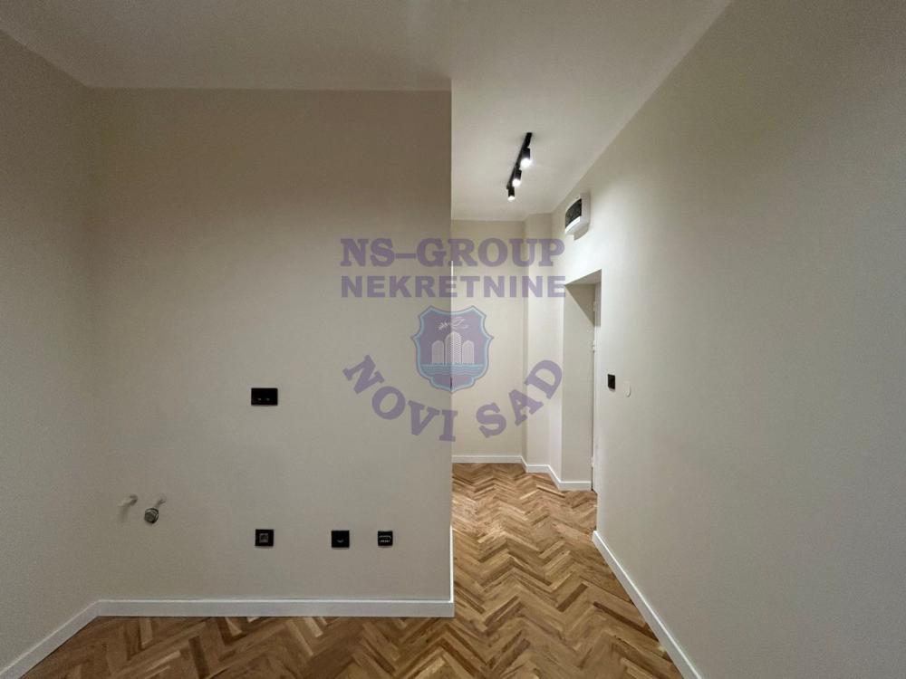 Slika 3 - Jednosoban, 23m2, Novi Sad centar Novi Sad