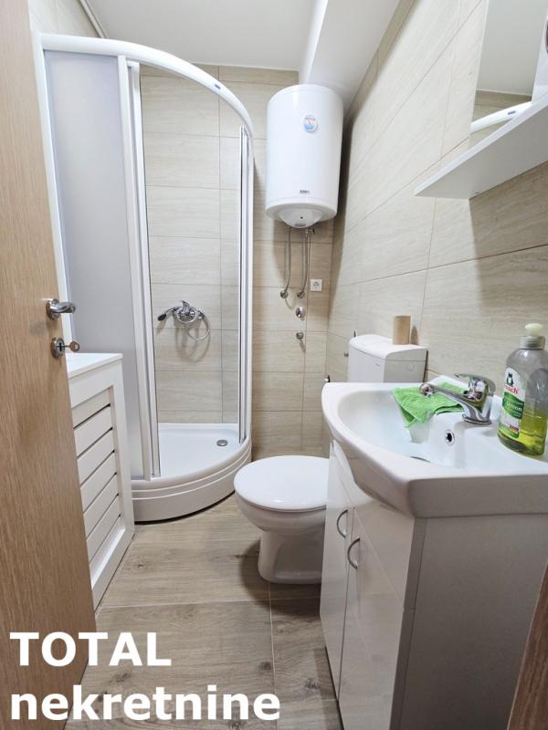 Slika 8 - Stan,NOVI SAD,BULEVAR,kv: 42.00, € 109000, ID: 1100738