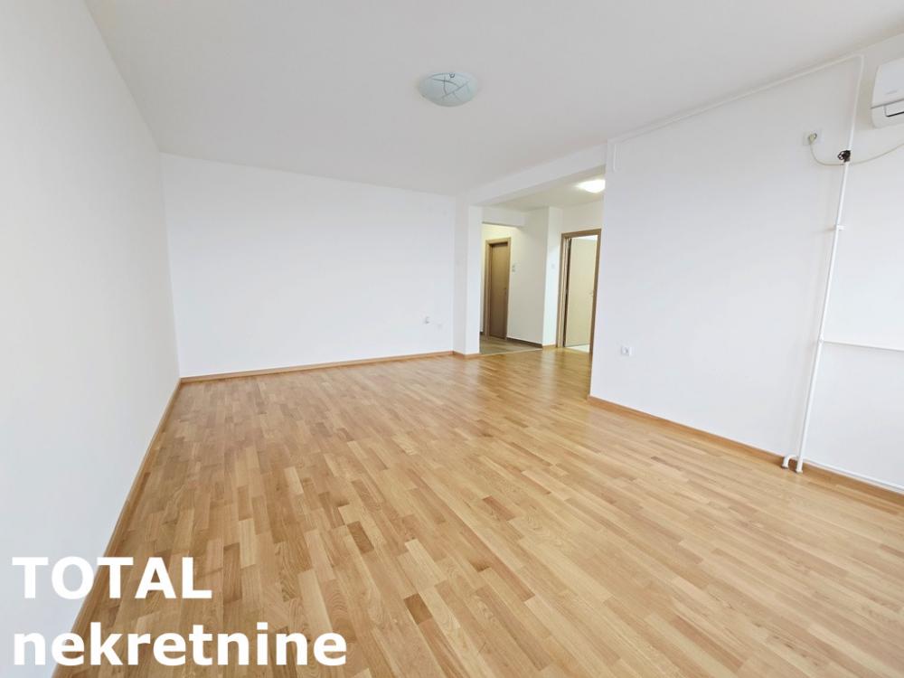 Slika 2 - Stan,NOVI SAD,BULEVAR,kv: 42.00, € 109000, ID: 1100738