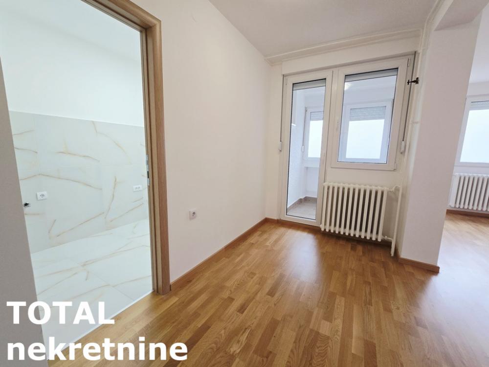 Slika 3 - Stan,NOVI SAD,BULEVAR,kv: 42.00, € 109000, ID: 1100738