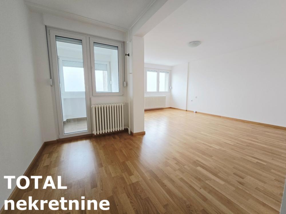 Slika 1 - Stan,NOVI SAD,BULEVAR,kv: 42.00, € 109000, ID: 1100738