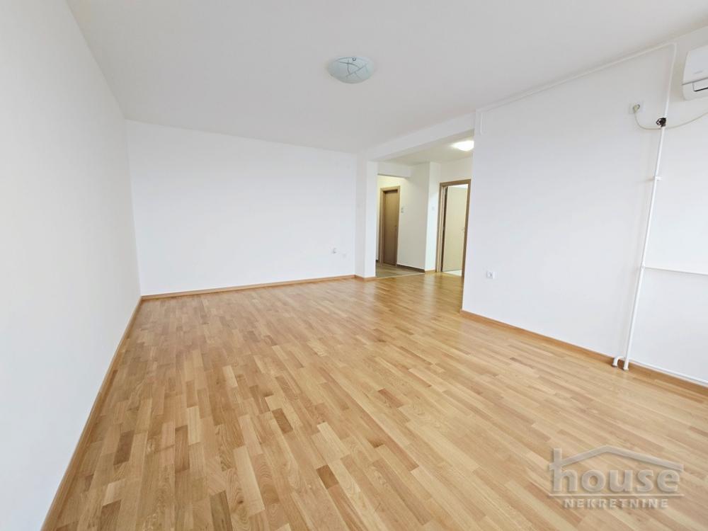 Slika 3 - Stan,NOVI SAD,BULEVAR,kv: 42.00, € 109000, ID: 1063890