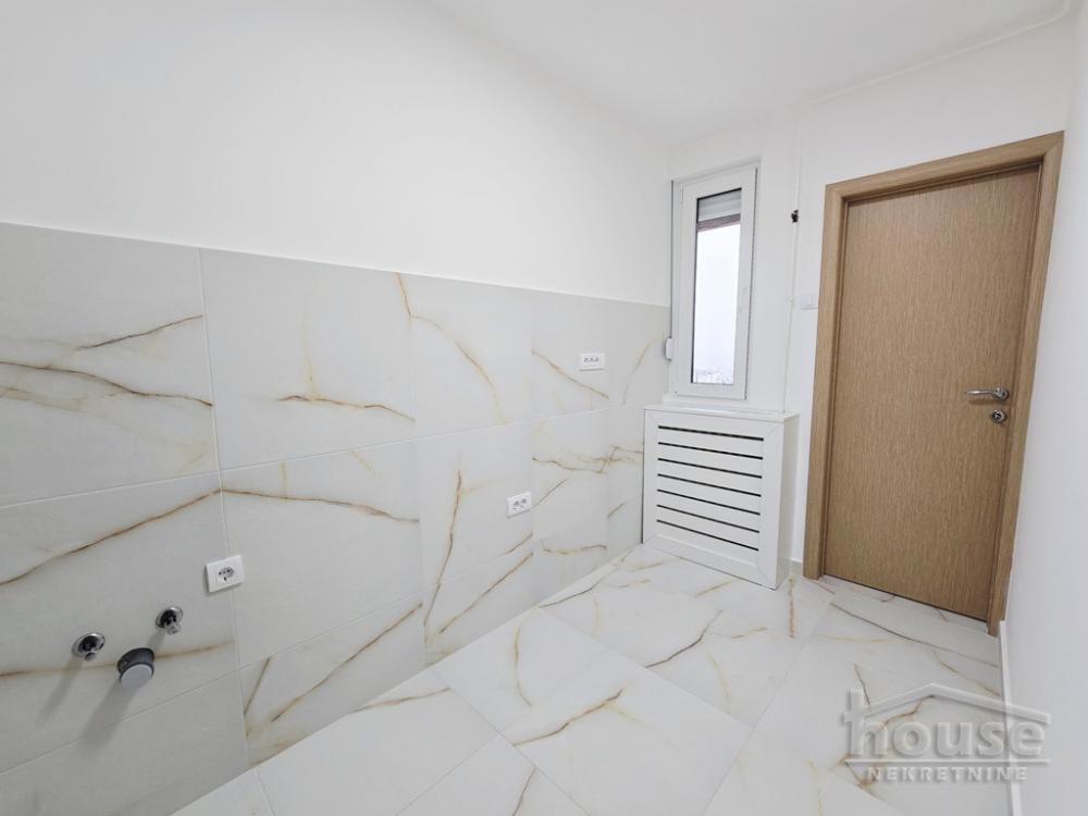 Slika 5 - Stan,NOVI SAD,BULEVAR,kv: 42.00, € 109000, ID: 1063890