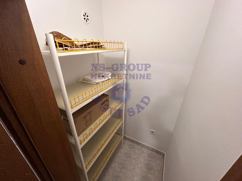 Slika 5 - Jednosoban, 41m2, Podbara Novi Sad, sa terasom, ima lift