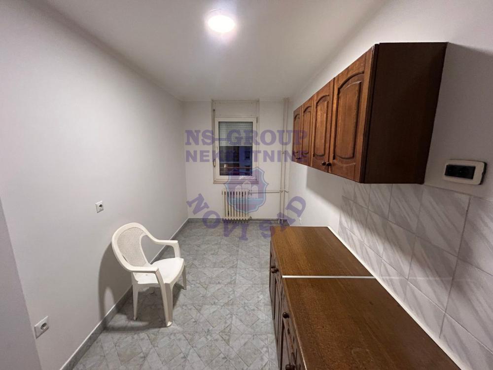 Slika 1 - Jednosoban, 41m2, Podbara Novi Sad, sa terasom, ima lift