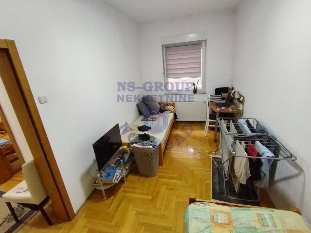 Slika 2 - Trosoban, 58m2, Novi Sad centar Novi Sad, sa terasom, ima lift