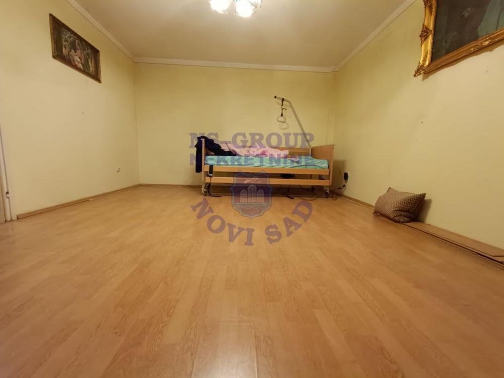 Slika 4 - Dvosoban, 65m2, Novo naselje Novi Sad, sa terasom, ima lift