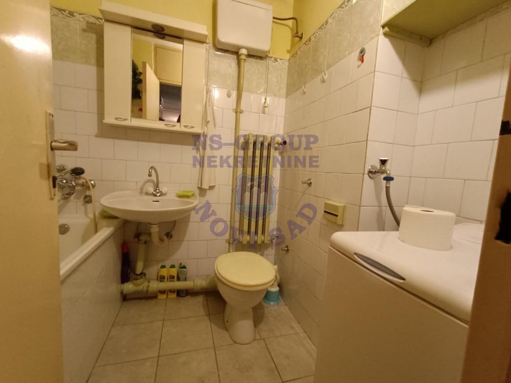 Slika 6 - Dvosoban, 65m2, Novo naselje Novi Sad, sa terasom, ima lift