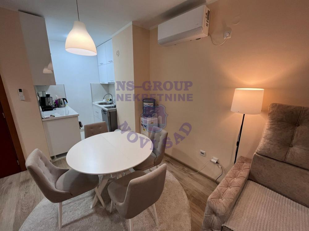 Slika 3 - Dvosoban, 44m2, Bulevar oslobođenja Novi Sad, sa terasom, ima lift