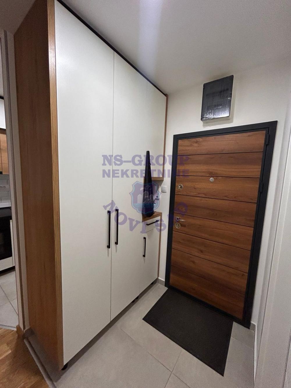 Slika 3 - Jednoiposoban, 36m2, Telep Novi Sad, sa terasom, ima lift