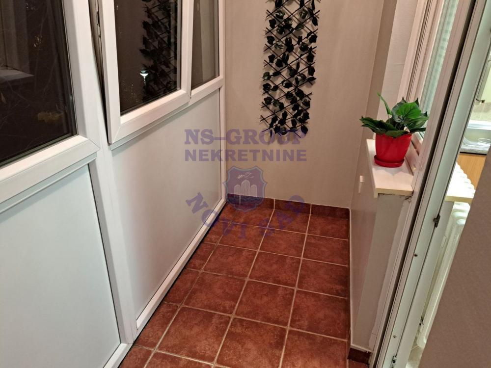 Slika 8 - Dvosoban, 46m2, Detelinara Novi Sad, sa terasom