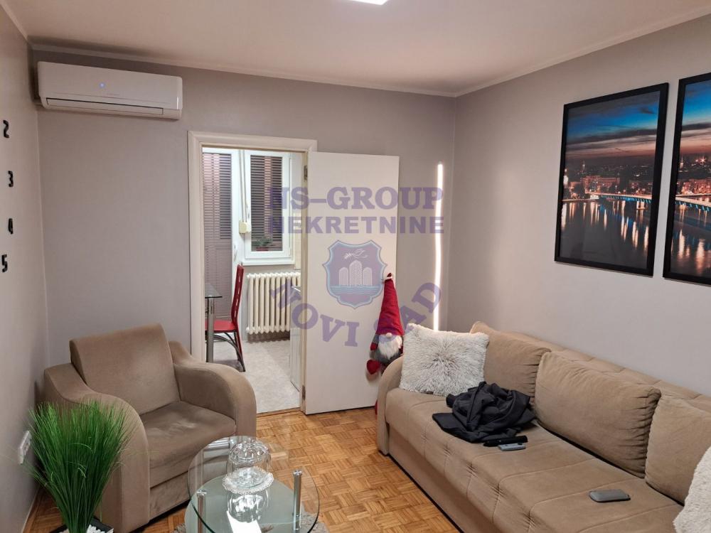 Slika 3 - Dvosoban, 46m2, Detelinara Novi Sad, sa terasom