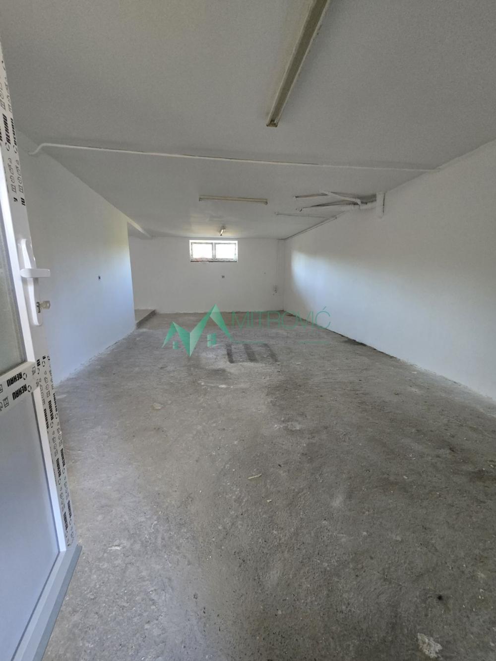 Slika 1 - Odlična prilika, stan na Klisi 