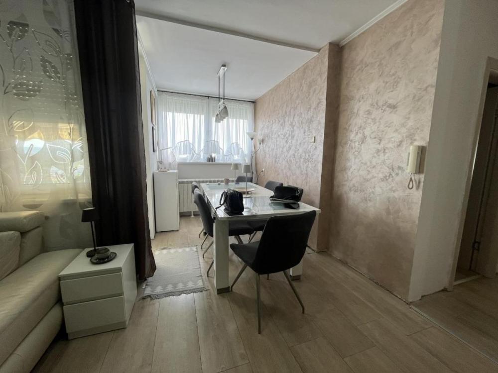 Slika 2 - Troiposoban stan 71m Liman II Fruškogorska